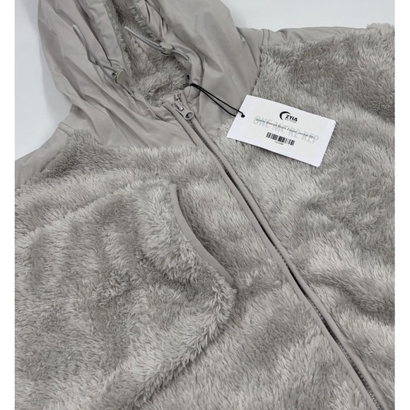 Zyia Active Jackets & Blazers - NWT Zyia Active Women's M Polyester Gray Storm Sherpa Block Zipper‎ Jacket